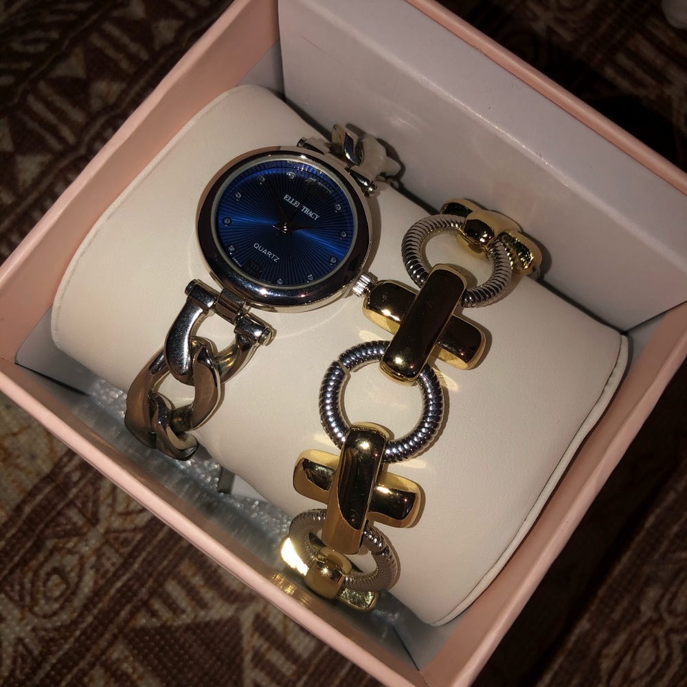 Watch - Picture 2 of 4
